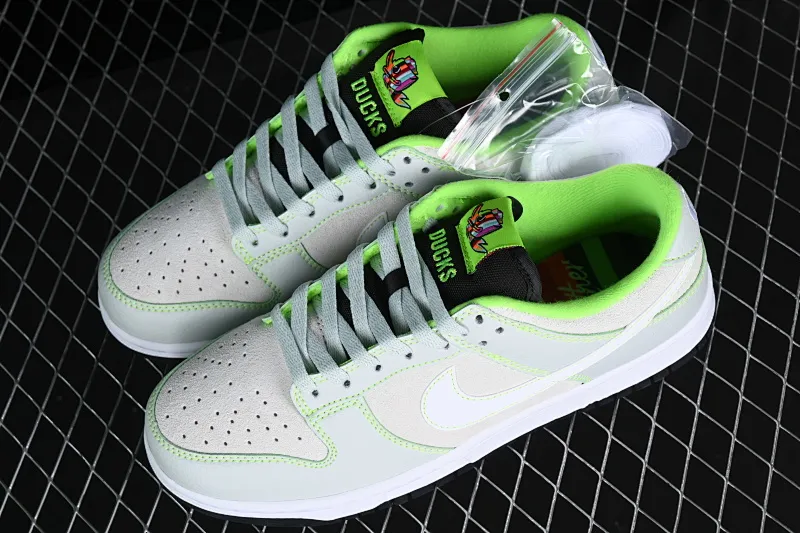 All Categories Nk SB Dunk Series Nk SB Dunk Low Low-top sneakers Nk SB Dunk Low PE "University Of Oregon" Oregon Green Duck SB low-top casual sneakers FQ7260-001